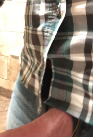 Hubby always sends me vids of his big dick 🍆 when he’s out shopping 🛒🤤