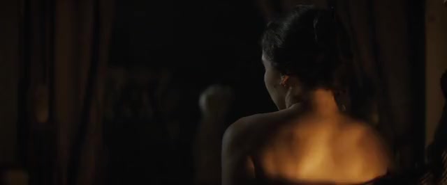 Celebrity Emilia Clarke Natural Tits gif