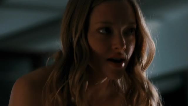 Amanda Seyfried gif