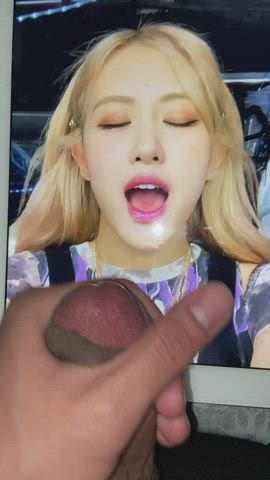 Rosé's happy to receive my cum