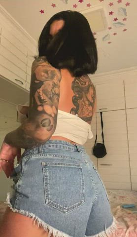 Dancing Ass Twerking Brunette Tattoo Jeans Short Hair Jean Shorts Glasses gif