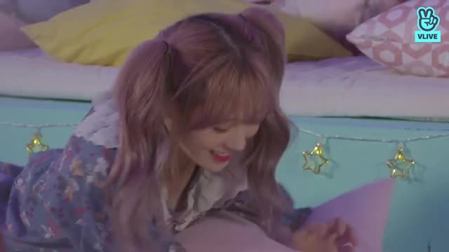 V LIVE - WJSN X LieV - 우주소녀의 눕방라이브!