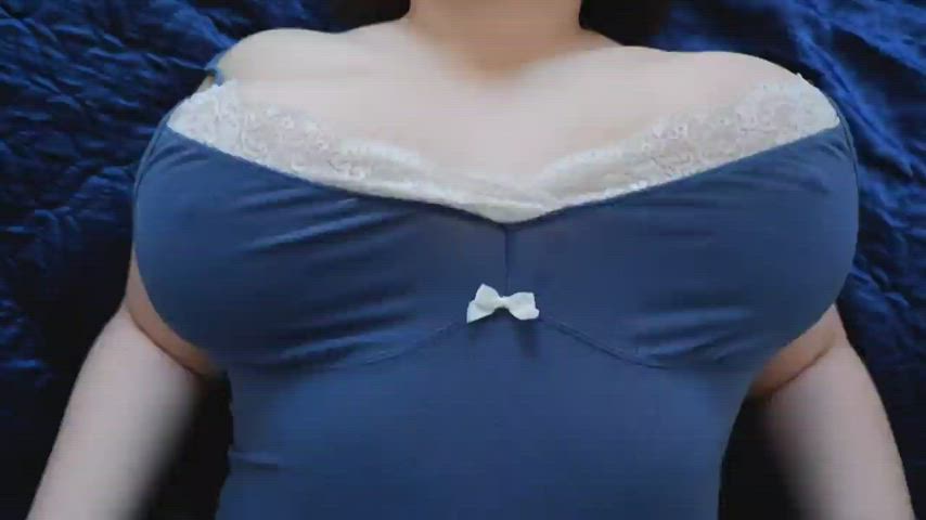 big nipples big tits boobs busty homemade huge tits jiggling milf mom gif