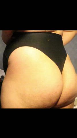 Amateur American BBW Big Ass Bubble Butt Panties Shaking White Girl gif