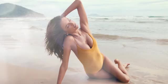 Alessandra Ambrosio gif