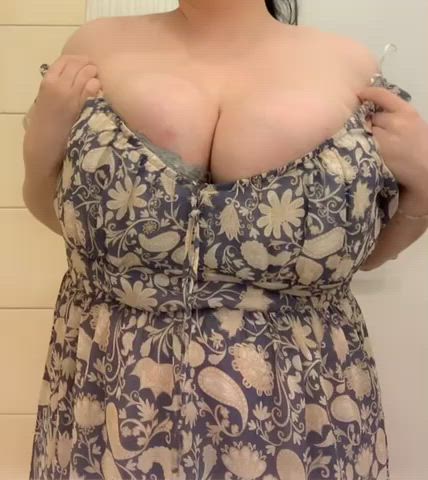 big tits boobs natural tits gif