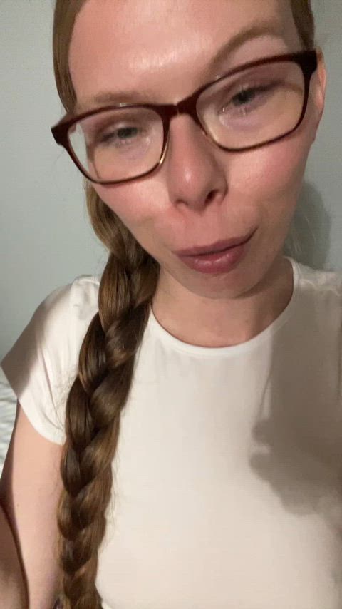 blonde glasses nerd tiktok onlyfans-creators real-girls-on-tiktok gif