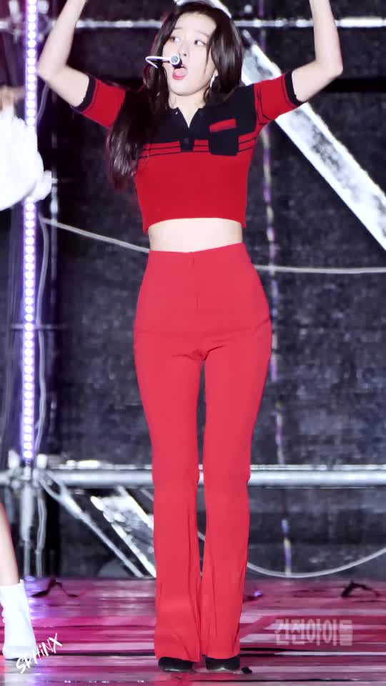 레드벨벳 슬기 빨간 바지 Red Velvet SEULGi