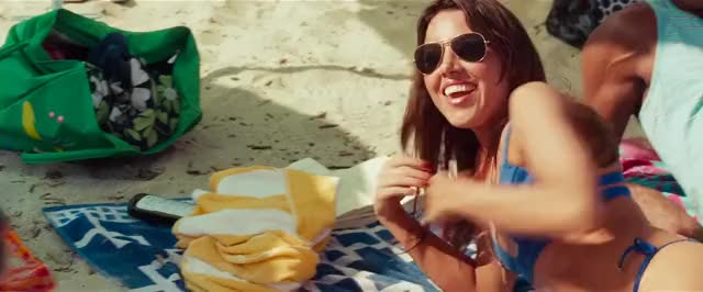 Aubrey Plaza bikini