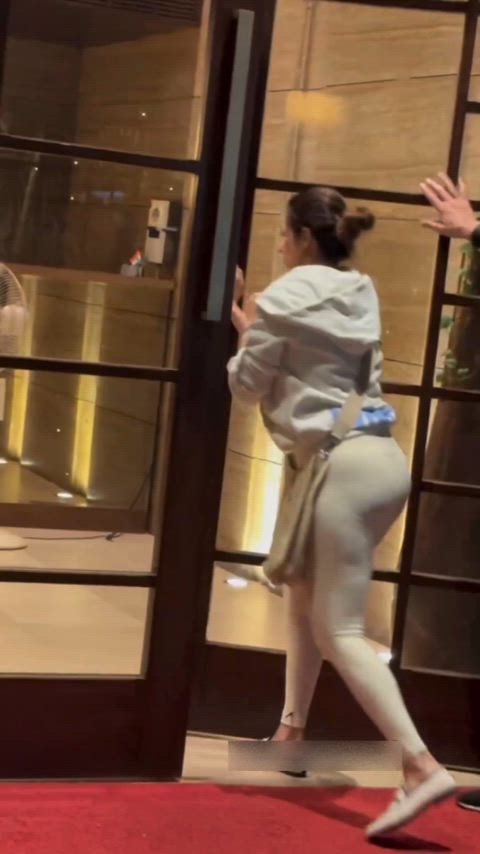 actress ass big ass bollywood hourglass huge ass milf phat ass gif