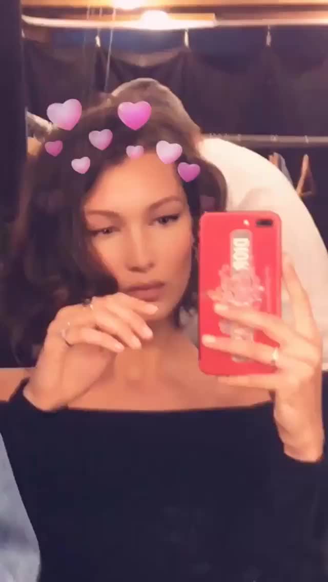 bellahadid 11 12 2017 23 14 45 864