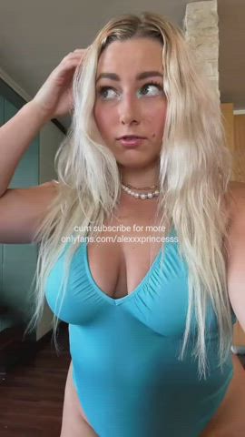 big tits blonde bouncing tits natural tits onlyfans tiktok tit worship titty drop