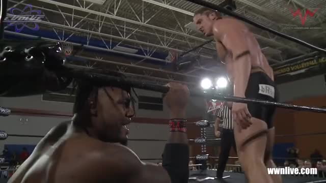 WWN Freebie: Matt Riddle vs. Shane Strickland (EVOLVE 104)