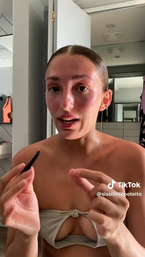 italian nipslip teen tiktok gif