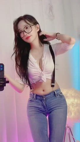 asian cute dancing korean model gif