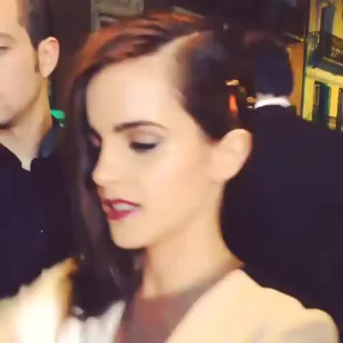 Emma blows a kiss