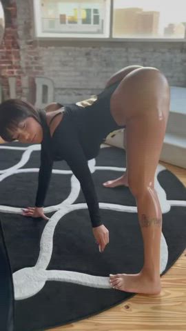 Big Ass Ebony Thick Booty Pretty Jiggling Twerking Shaking gif