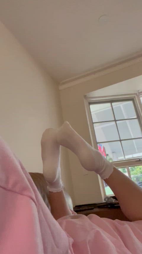 ankle socks feet feet fetish hotwife knee high socks socks wife cucked gif