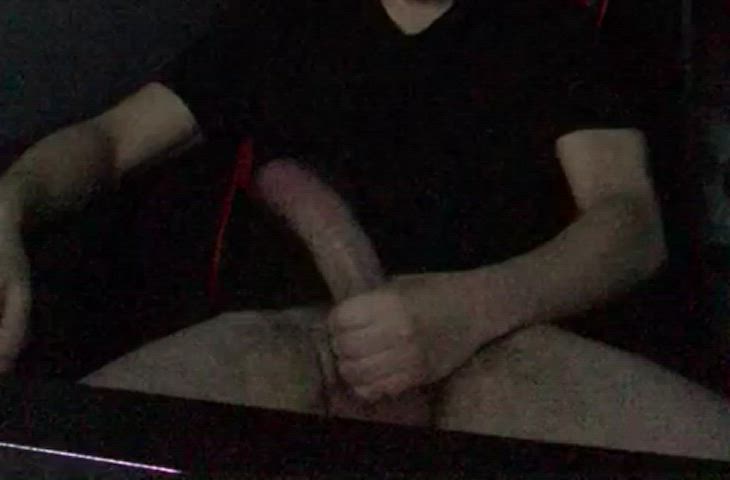 Upvote if my 20 year old cock is bigger than yours