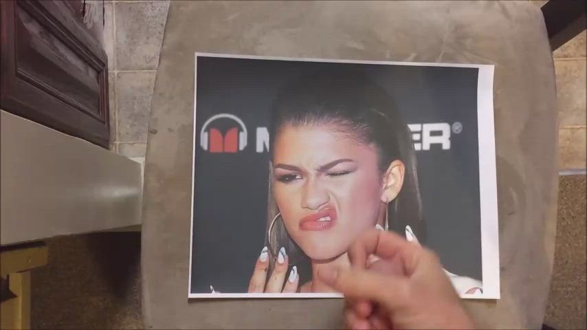 Zendaya Cum Tribute 6