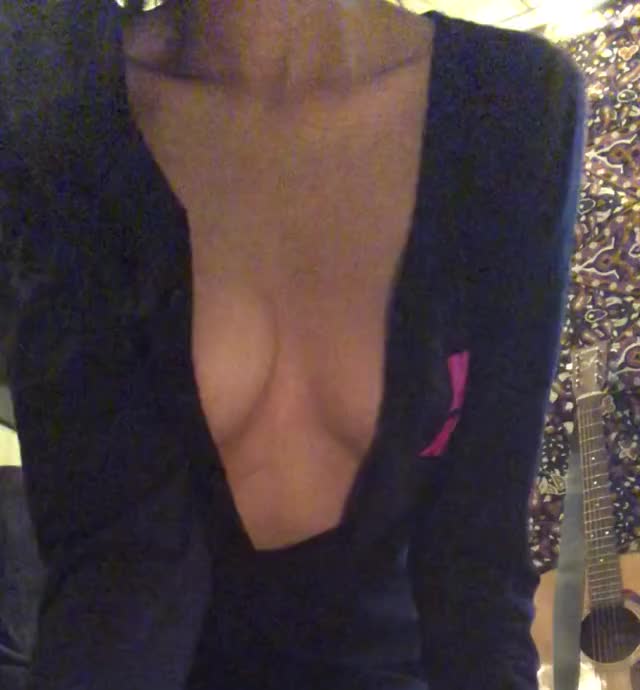 A lil candlelit strip tease. (f)