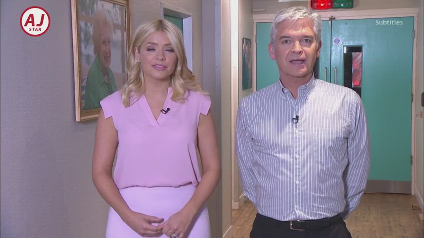 holly willoughby pawg white girl gif