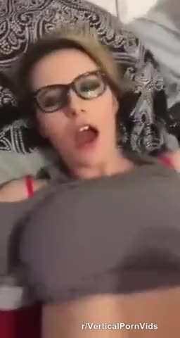 God I Wish Her Tits Were Out.... r/VerticalPornVids