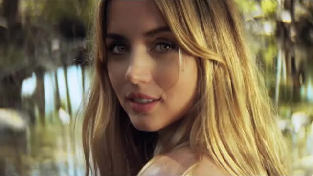 ana de armas smile