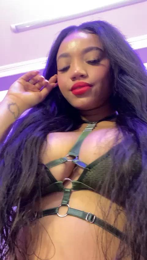 amateur ass big tits chaturbate ebony huge tits lingerie long hair streamate gif