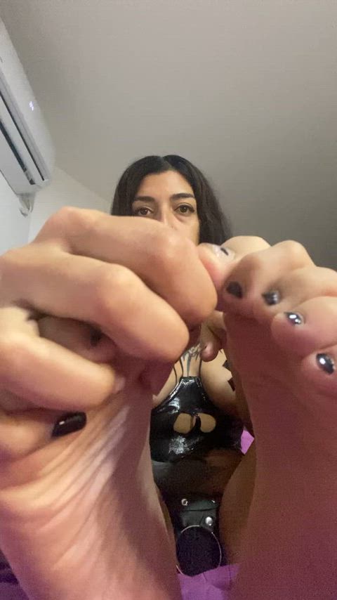 cum on feet dirty feet feet feet fetish feet licking feet sucking onlyfans gif