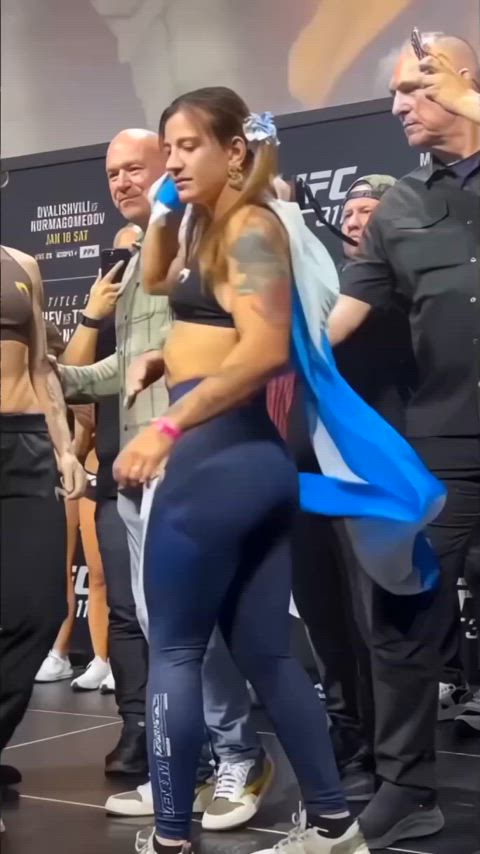 ass jiggle latina gif