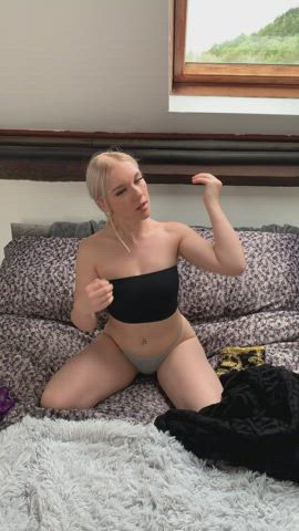 ass blonde booty british bubble butt girlfriend milf mom onlyfans gif