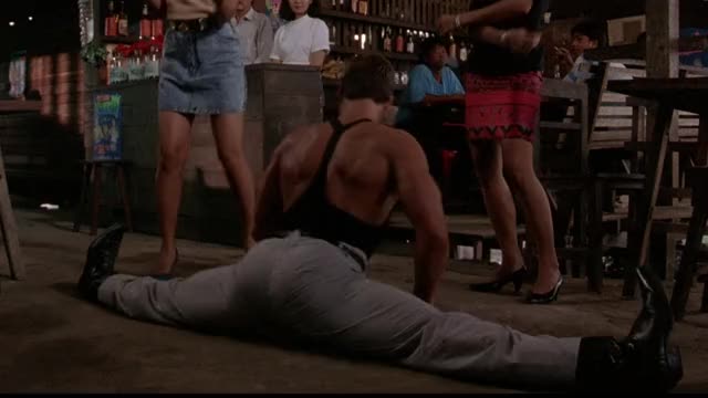 Jean-Claude Van Damme butt shake splits dance scene - Kickboxer (1989)