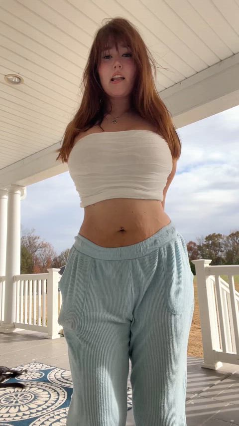 Would you fuck a 2000s girl outside?