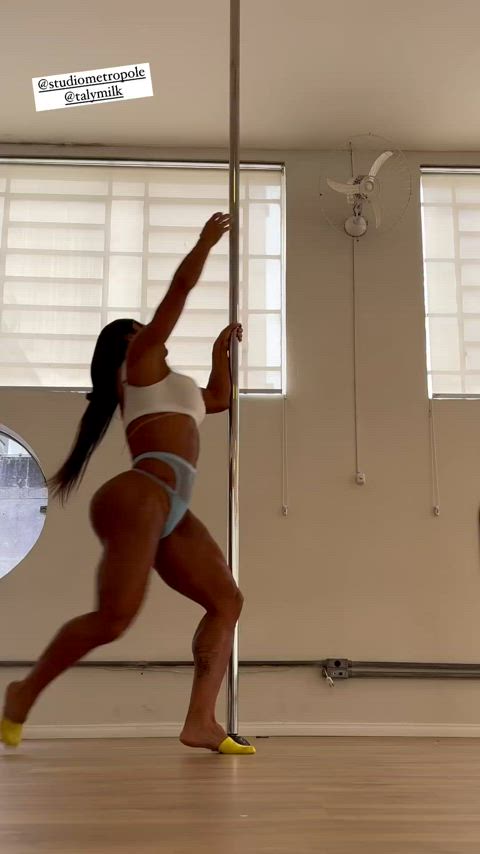 ass big ass big tits brazilian celebrity dancing pole dance gif