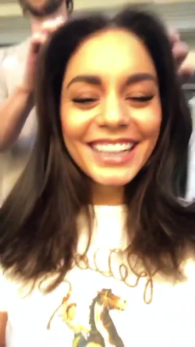 Vanessa Hudgens IG Glamup Vibing