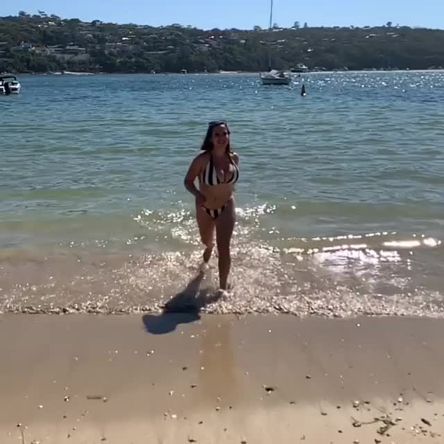 Bikini bounce