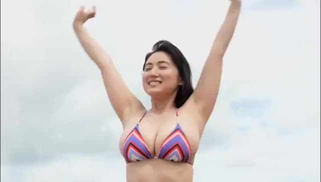 Saaya Irie showing off