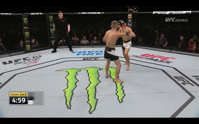 Elliot |Nguyen| Slo-mo eats knee