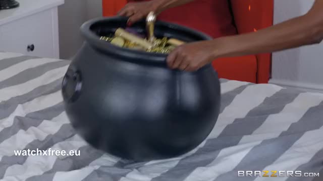 Diamond Jackson A Pot of Golden Dildos