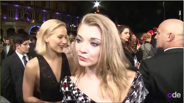 (82612) Jennifer Lawrence and Natalie Dormer make up the best red carpet moment