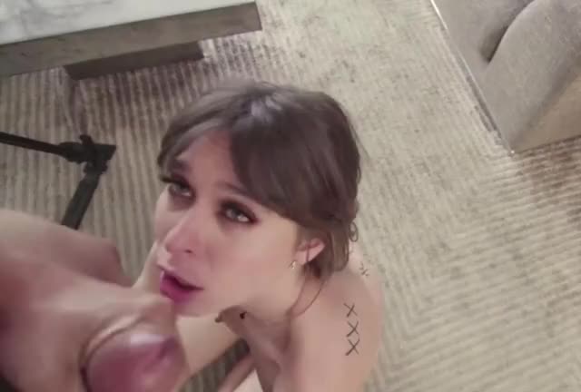 Riley Reid facial 2