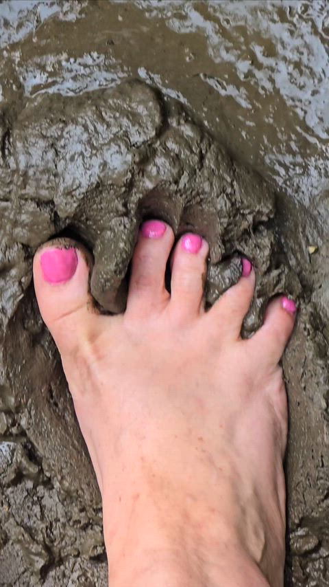 barefootmilf dirty feet filipina foot foot fetish freckles outdoor sweet little squishes