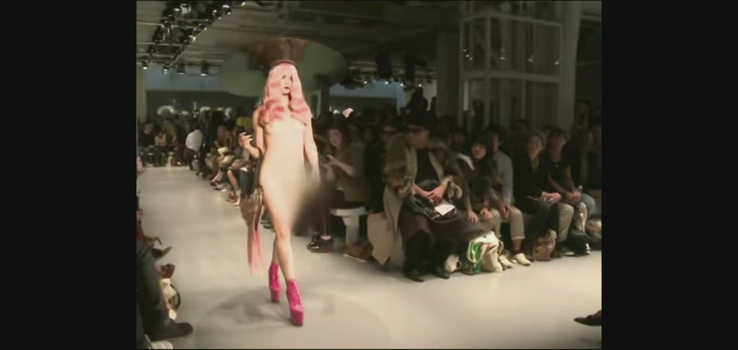 Naked Model from London Fashion Week [Different Angle]