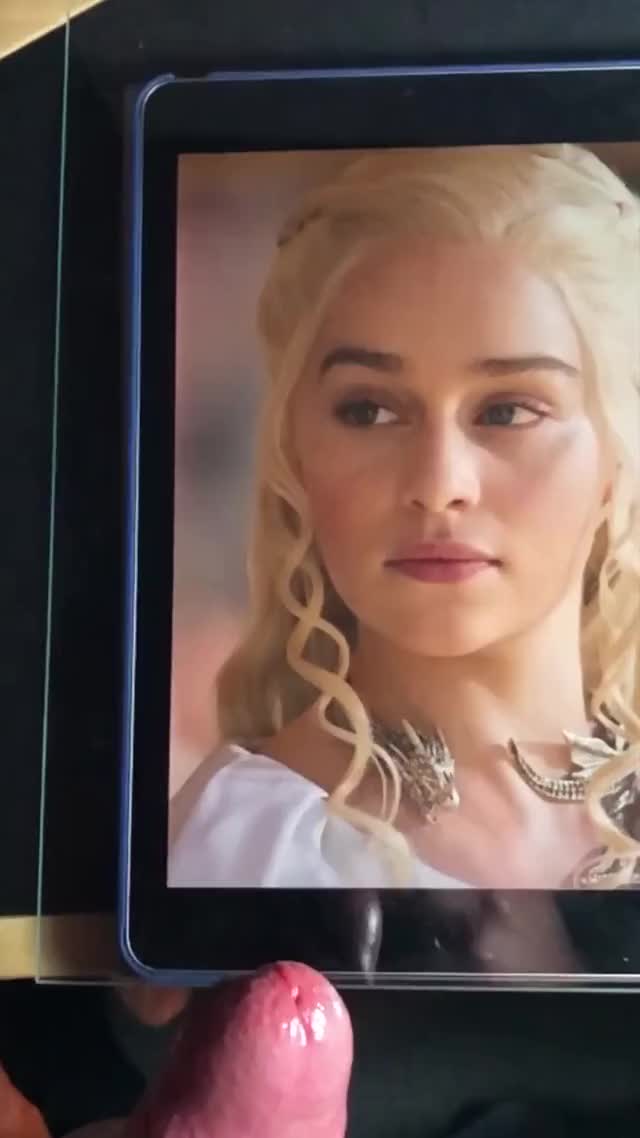 Emilia Clarke 4