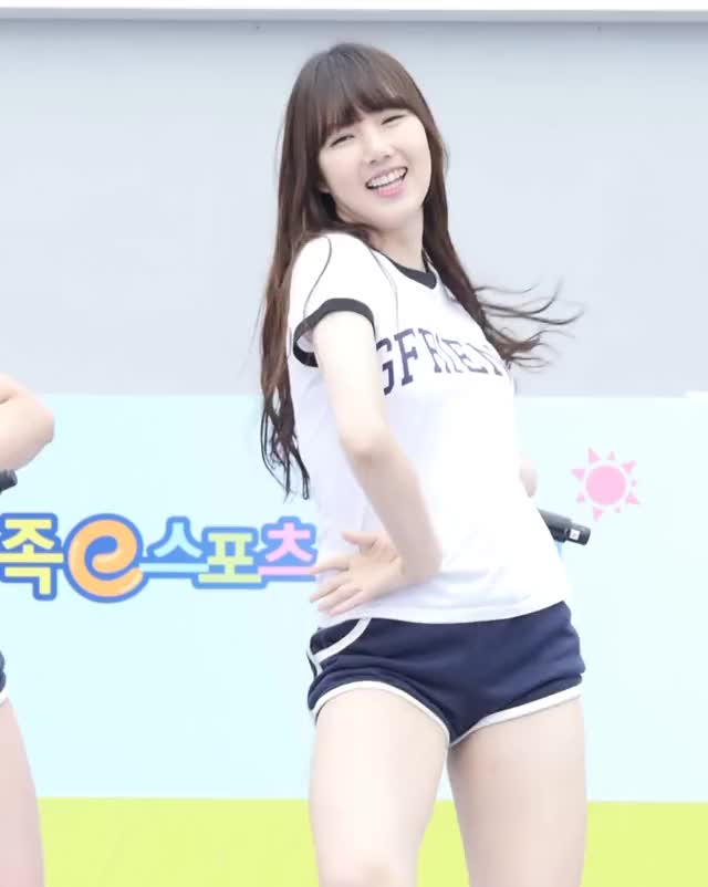 GFRIEND Yerin's Juicy 18 y/o Åṧṧ