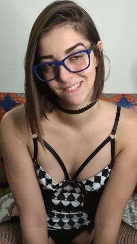 Glasses and short hair, do you like this combination?