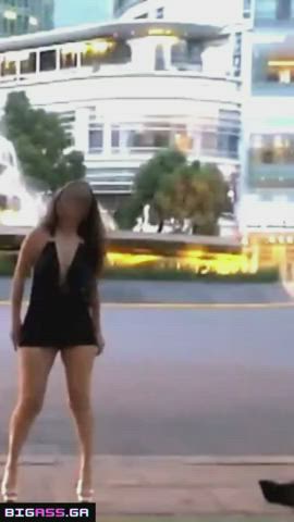 ass big ass exhibitionism exhibitionist public watching gif