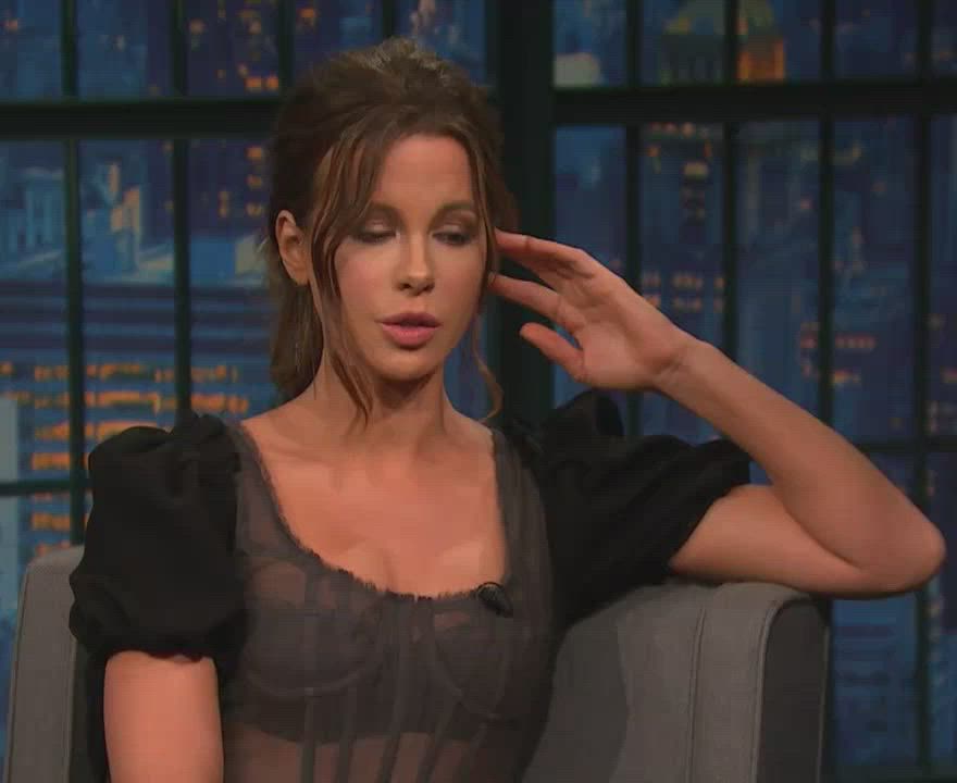 Kate Beckinsale gif