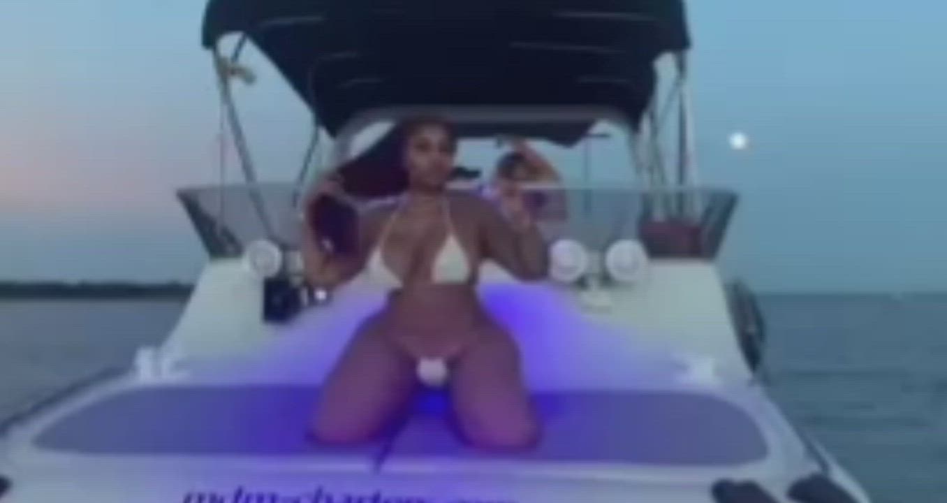 Ass Ass Clapping Big Ass Big Tits Bikini Natural Tits gif